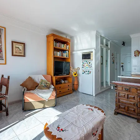 1 Bedroom Stunning In Apartment *