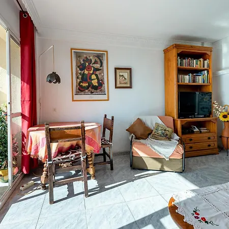1 Bedroom Stunning In Apartment